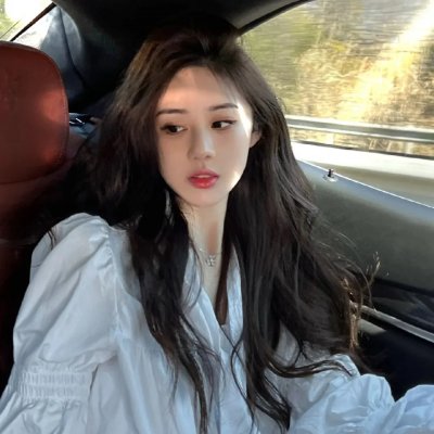 海外留学实拍：老艺术家孙女晒豪宅名表，被批炫富